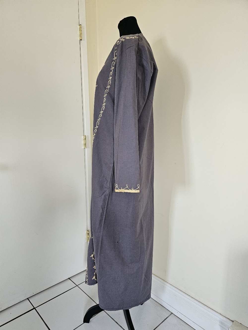 VINTAGE EMBROIDERED CAFTAN - Picture 6 of 15